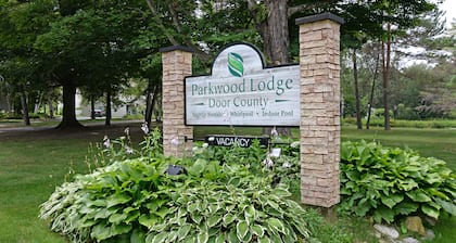 Parkwood Lodge - Door County