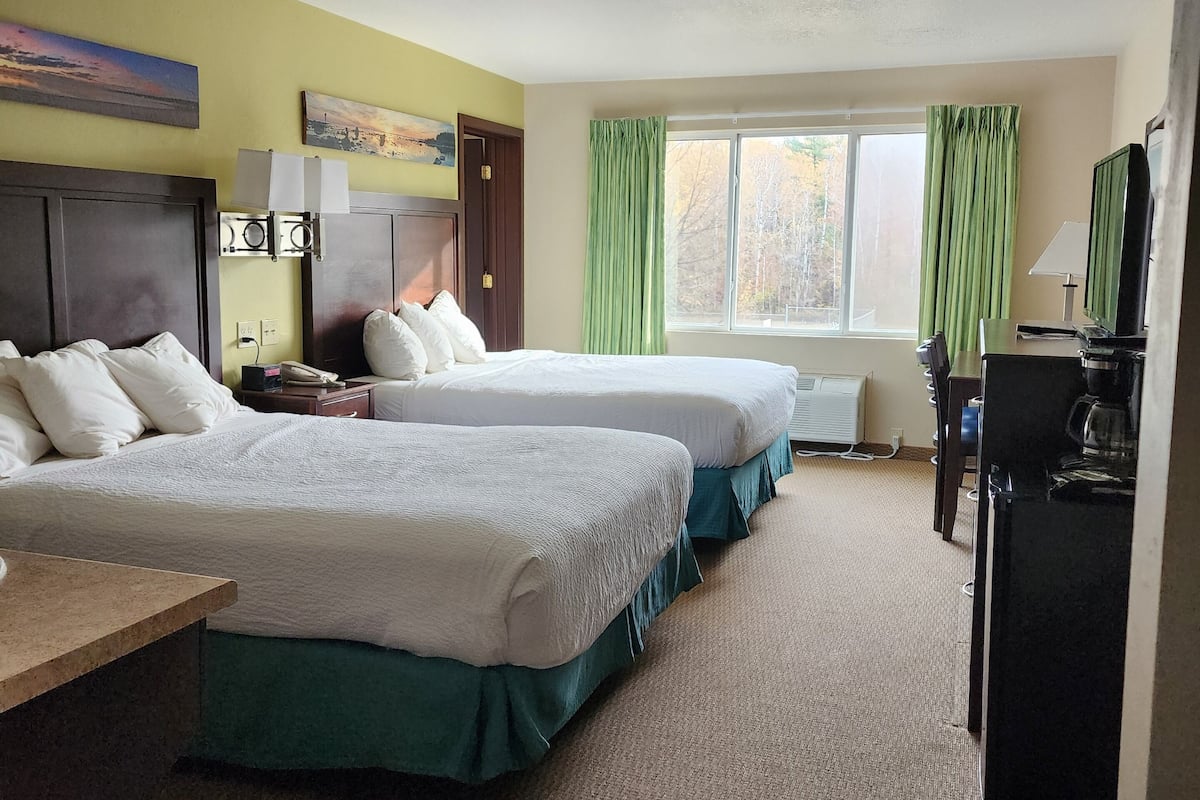 Family Room, Multiple Beds, Non Smoking, Microwave (Bunk 1 Bath) | Blackout drapes, cribs/infant beds, free WiFi, bed sheets
