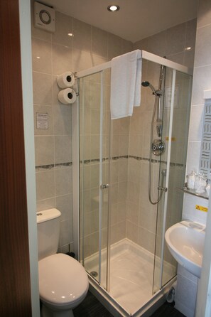 Standard Double Room (Room4) | Bathroom | Free toiletries, hair dryer, towels - The Tennyson (Bridlington)
