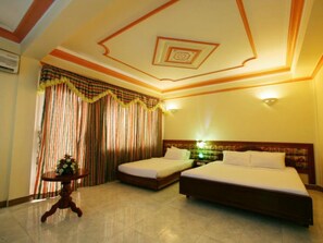 Superior Room | Desk, free WiFi - Lucky Star Hotel (Phnom Penh)