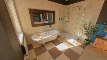 Luxury Suite, Ensuite, City View (Luxury Suite) | Bathroom