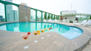 Outdoor pool, pool loungers