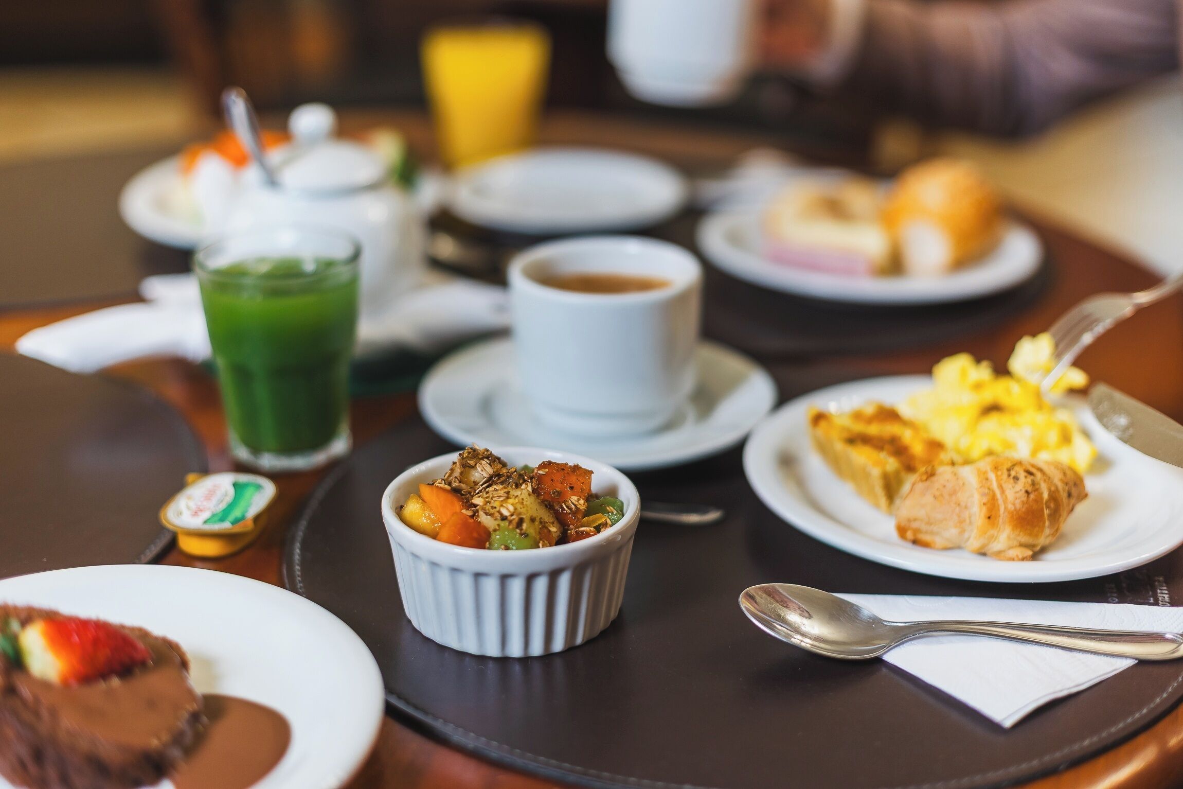 Café da manhã com buffet grátis todos os dias