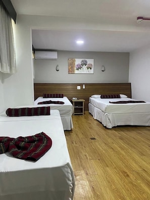 STANDARD QUADRUPLO | 1 bedroom, minibar, in-room safe, free WiFi