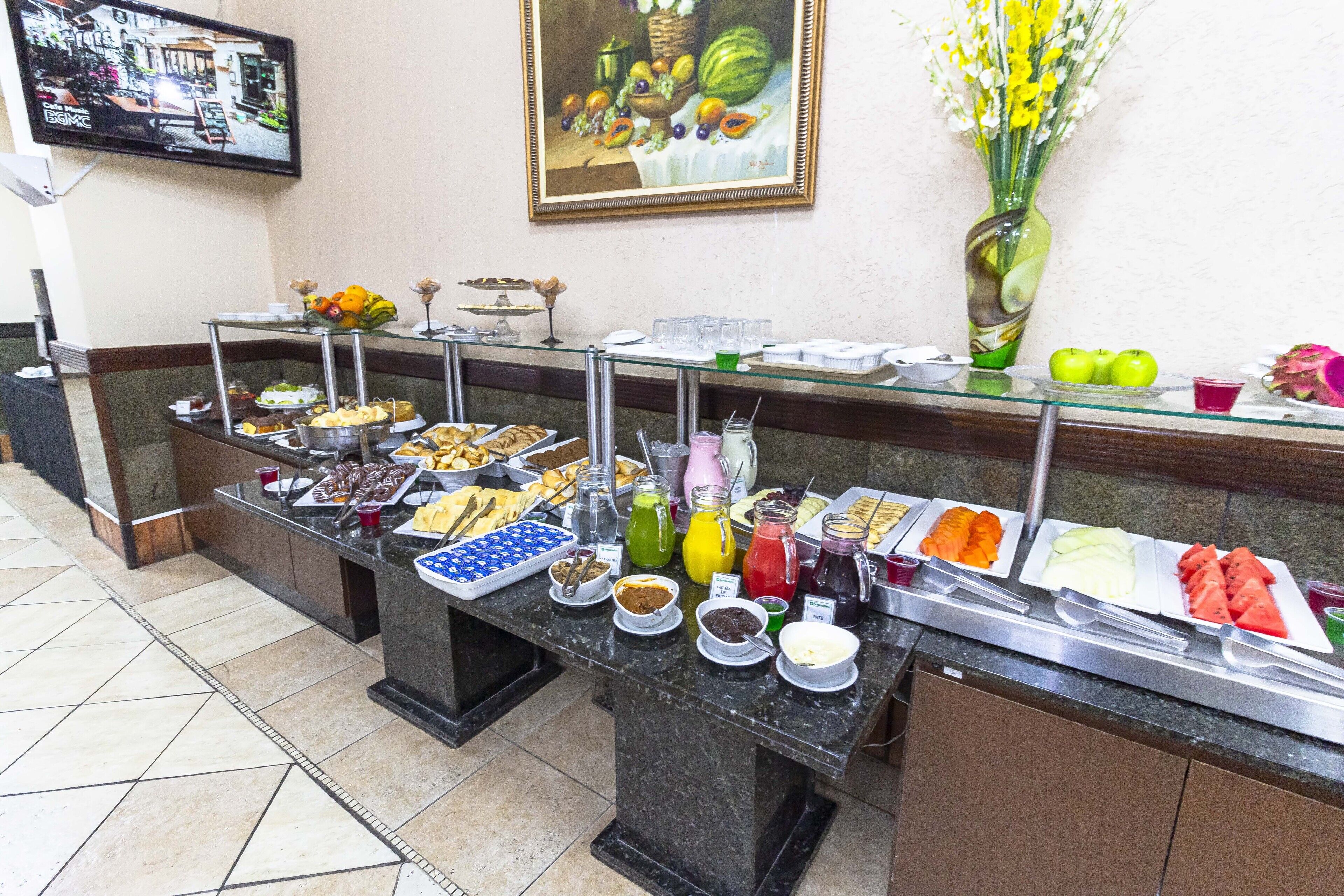 包含每日自助早餐