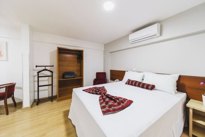 Minibar, coffres-forts dans les chambres, Wi-Fi gratuit, draps fournis
