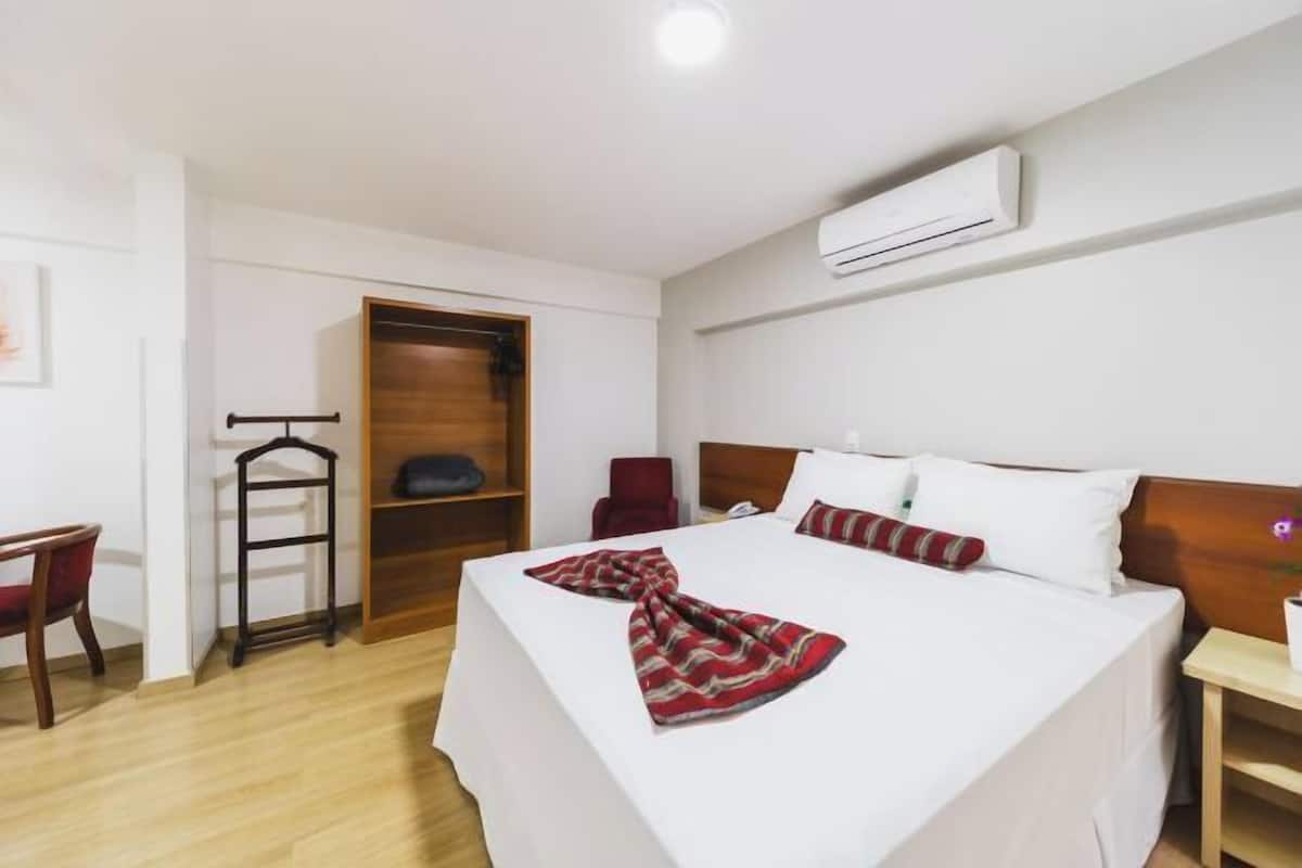 Minibar, in-room safe, free WiFi, bed sheets
