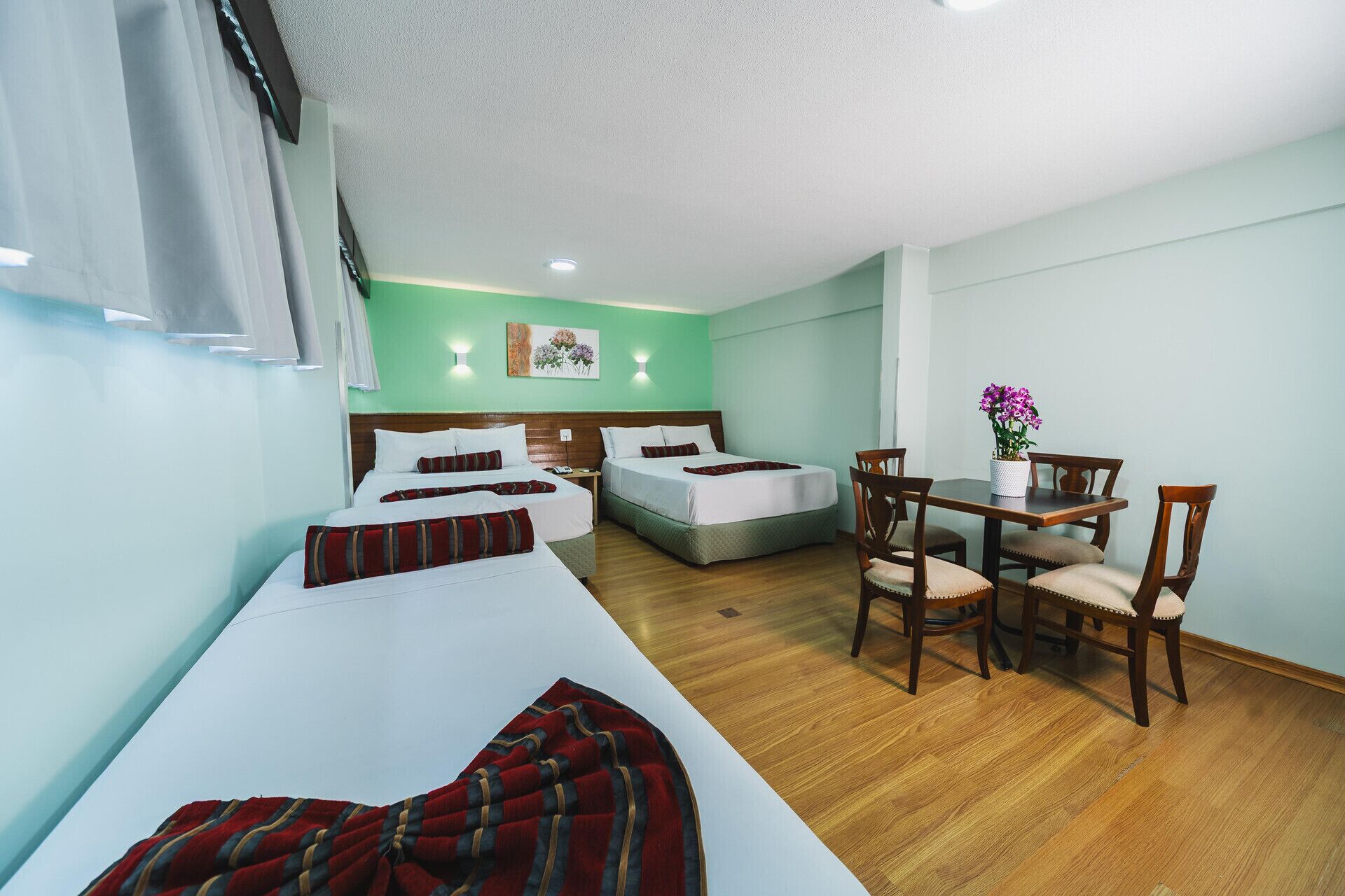 Minibar, in-room safe, WiFi (free), bed sheets