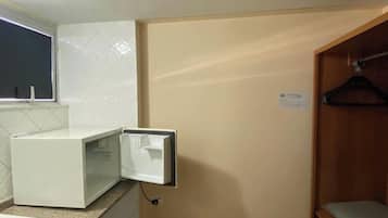 STANDARD QUADRUPLO | 1 Schlafzimmer, Minibar, Zimmersafe, kostenloses WLAN