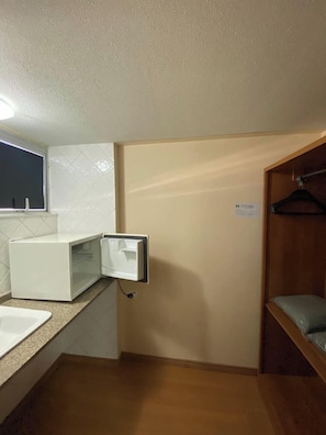 STANDARD QUADRUPLO | 1 bedroom, minibar, in-room safe, free WiFi