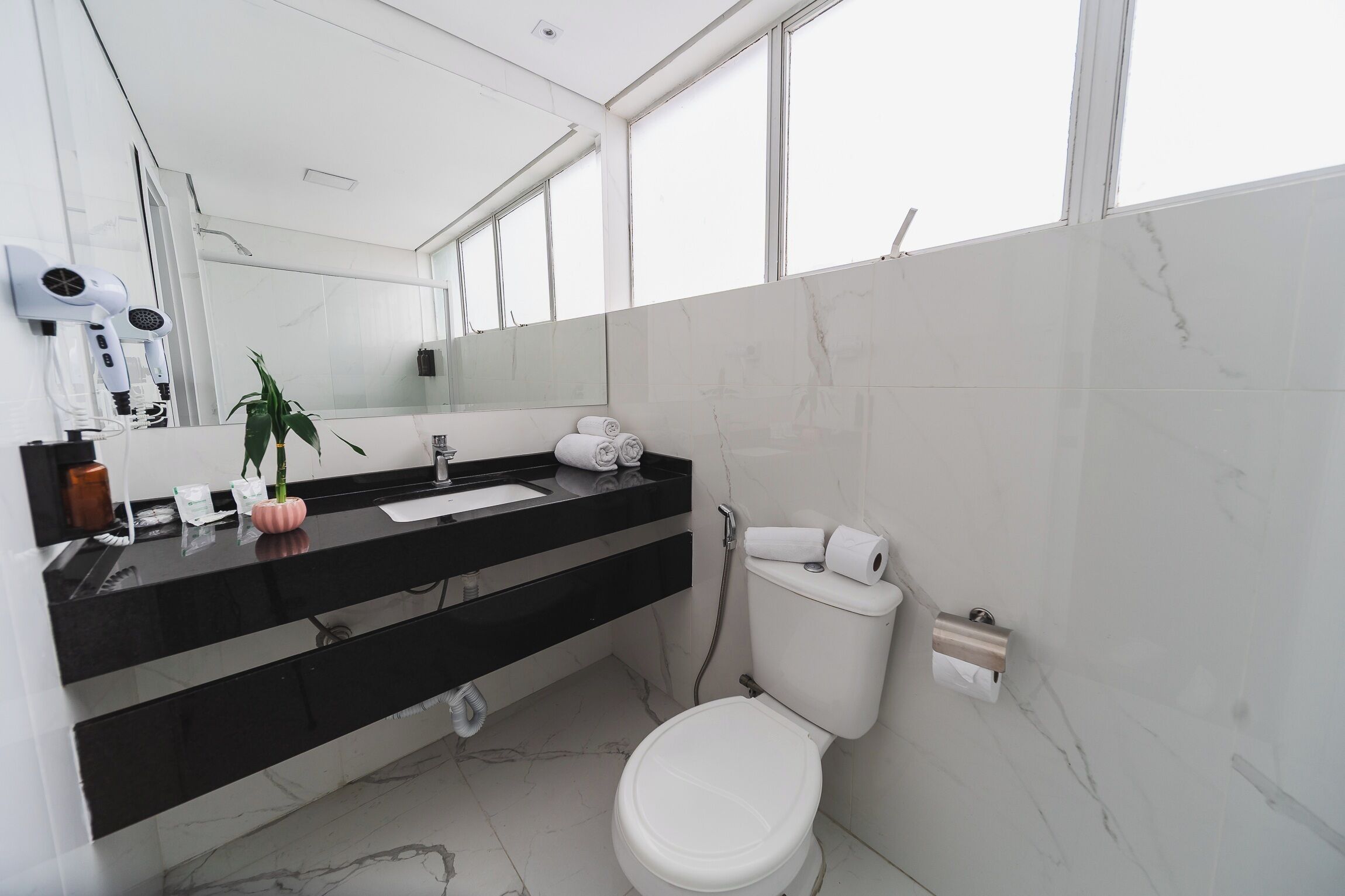 Standard Casal | Baño | Regadera, amenidades de baño gratuitas, secadora de cabello, toallas 