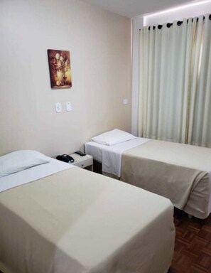 Double or Twin Room | Minibar, desk, free WiFi - Hotel Londri Star (Londrina)