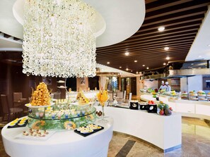Petit déjeuner buffet servi en supplément