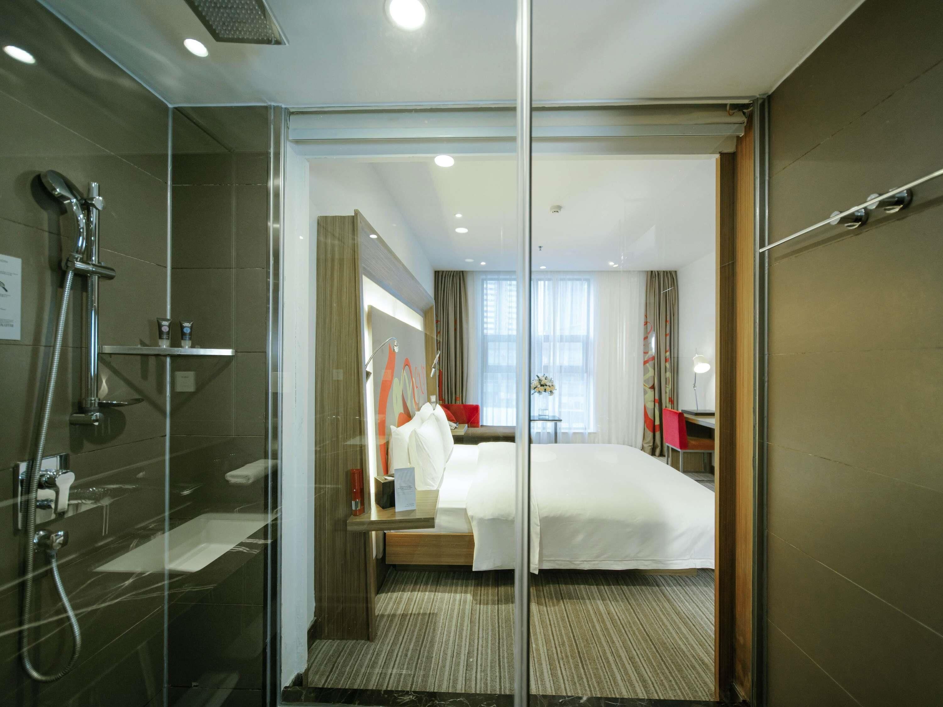 Superior Room - King | Premium bedding, free minibar items, in-room safe, desk