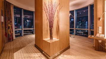 Deluxe Cityview Room | 1 bedroom, premium bedding, free minibar items, in-room safe
