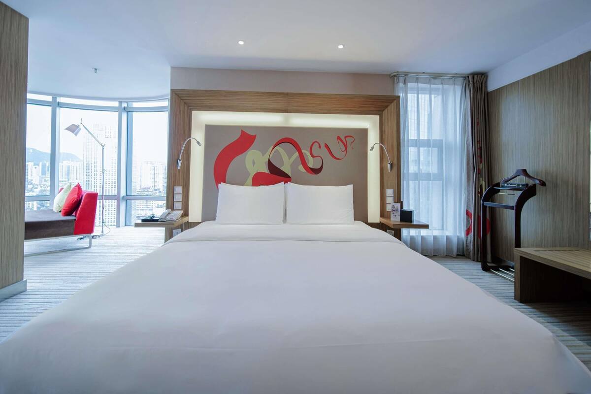Deluxe-Zimmer, 1 King-Bett, Stadtblick