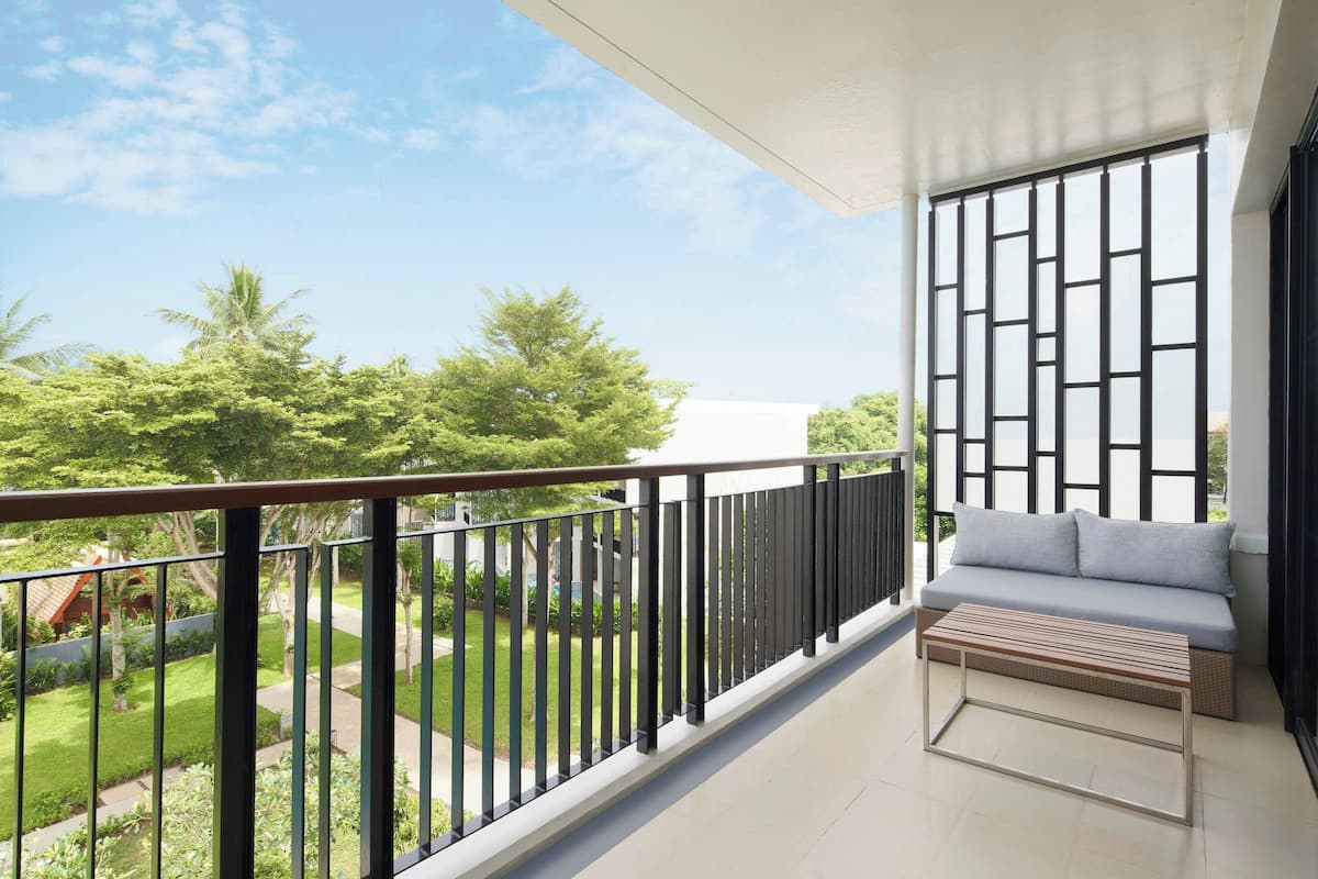 Junior Suite, 1 King Bed, Non Smoking, Balcony | 1 bedroom, premium bedding, down comforters, minibar