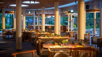 2 Restaurants; Frühstück, Mittagessen und Abendessen werden serviert
