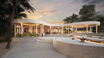 2 ห้องอาหาร, บริการอาหารเช้า อาหารกลางวัน อาหารเย็น, อาหารนานาชาติ