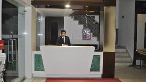 Reception hall - Baba Inn (New Delhi)