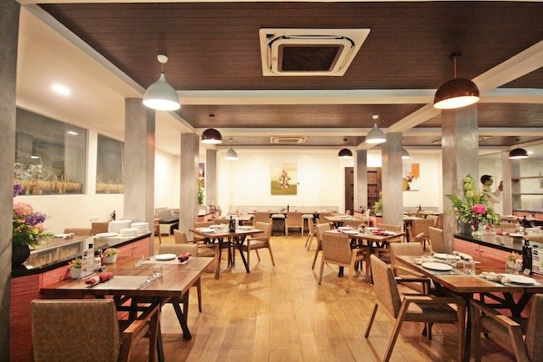 Daily continental breakfast for a fee - Capannina Inn (Karon)