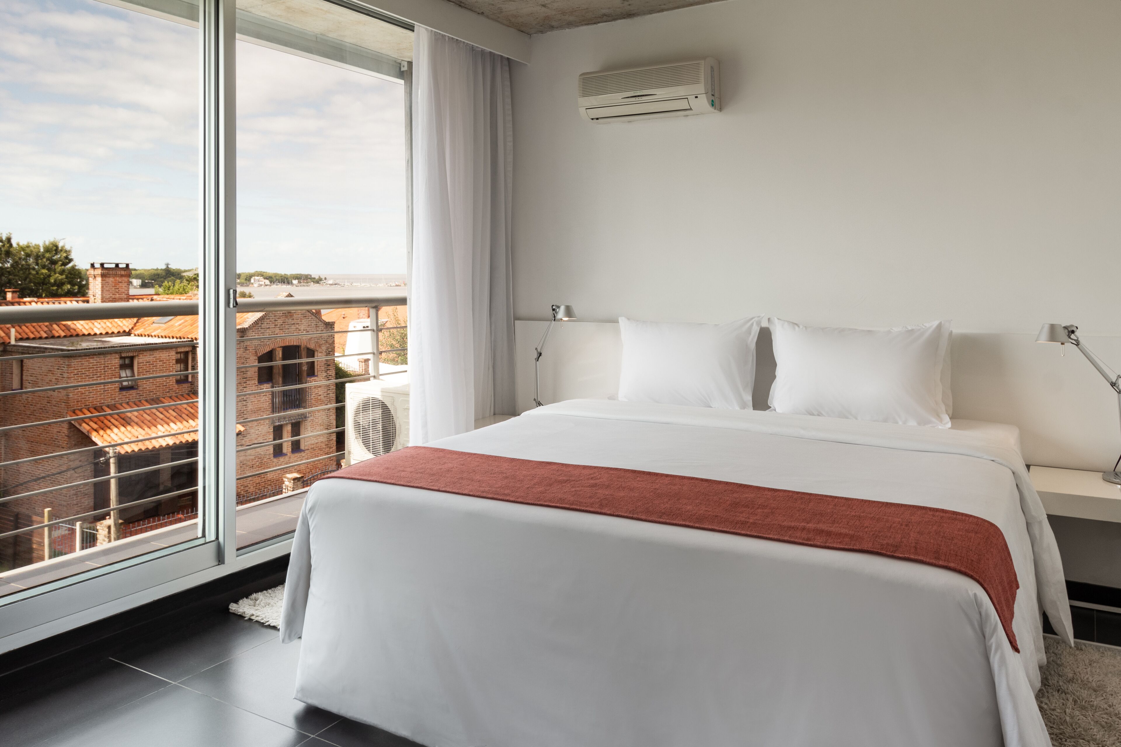 suite | minibar, in-room safe, desk, blackout curtains