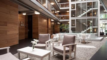 Siddeområde i lobbyen