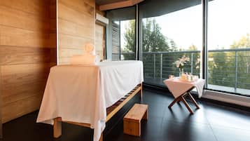 Sauna, Körperbehandlungen, Aromatherapie, Ganzkörperwickelbehandlung