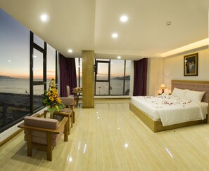 Suite, City View - Happy Light (Nha Trang)
