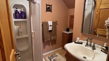 Alpehytte – superior, 2 soverom | Bad | Separat badekar og dusj og dype avslapningsbadekar