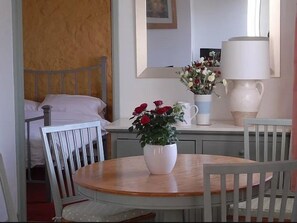 Cottage, Ensuite (1 Wren) | Dining - Moorshead Farm (Cowbridge)