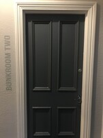 Habitación básica, 1 habitación, baño privado (4 guests) | Tabla de planchar con plancha y ropa de cama