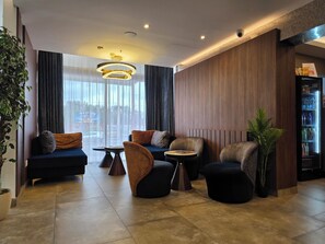 Lobby sitting area - Canada Hotel (Budapest)