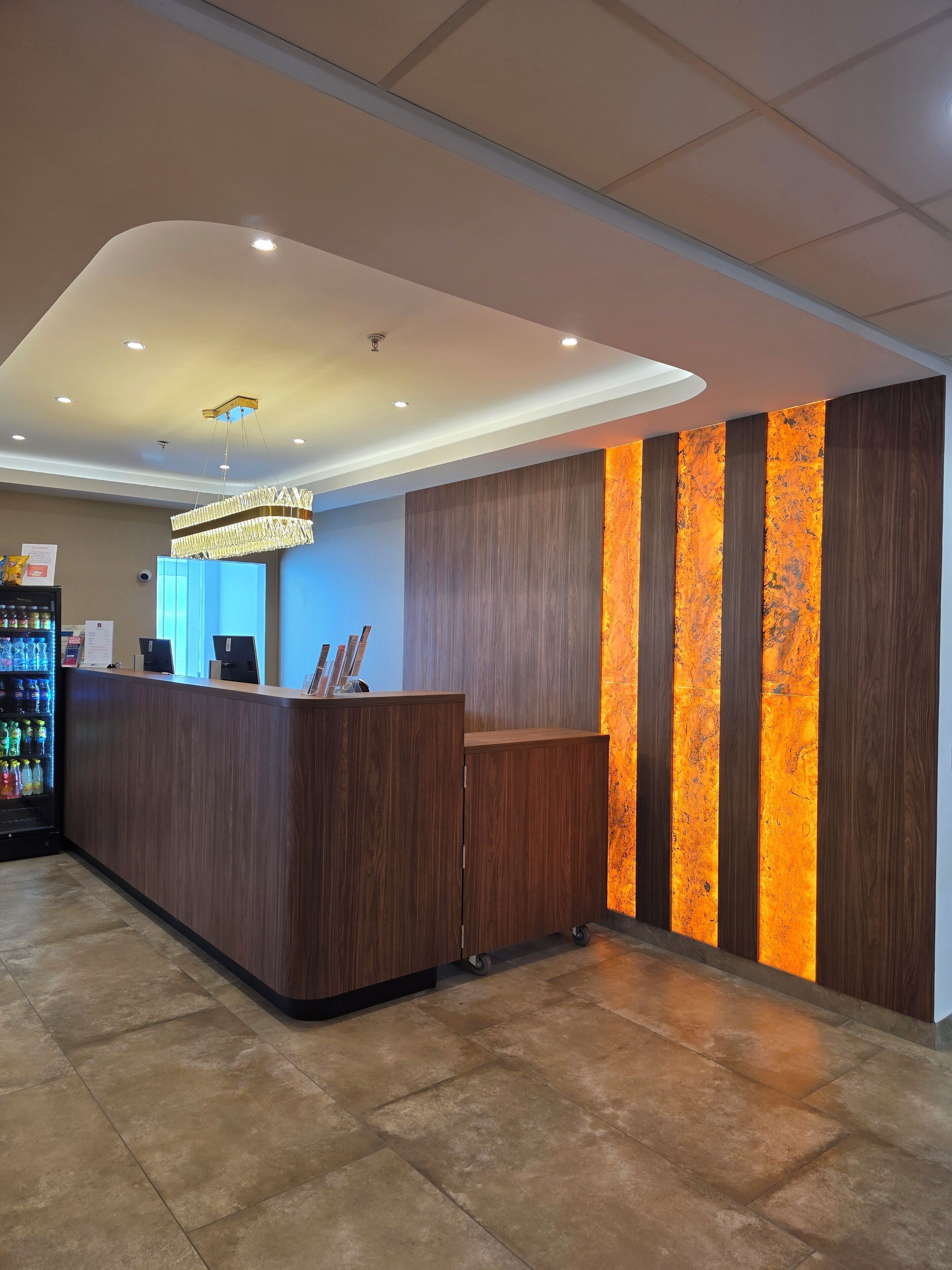 Photo - Canada Hotel