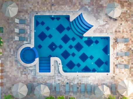 2 outdoor pools. Quality Inn Mazatlan