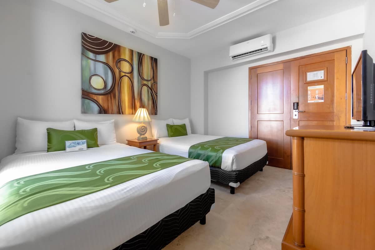 1 bedroom, pillow-top beds, in-room safe, desk