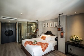 Sanouva Executive | Minibar, in-room safe, desk, blackout drapes