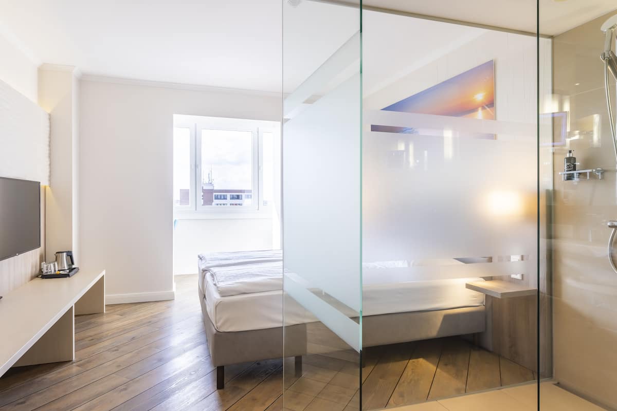 Allergikerbettwaren, Zimmersafe, Schreibtisch, schallisolierte Zimmer