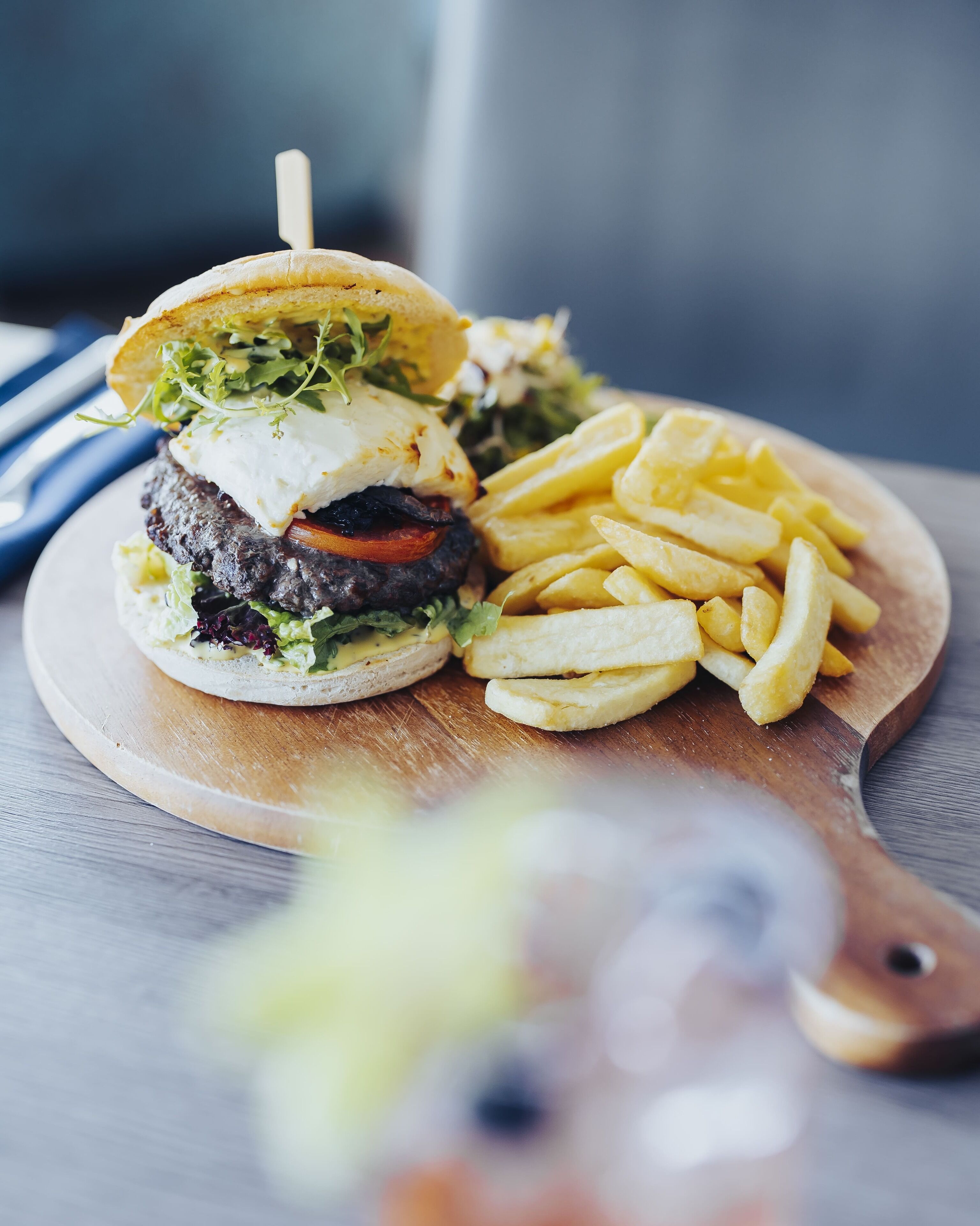 breakfast and dinner served, international cuisine