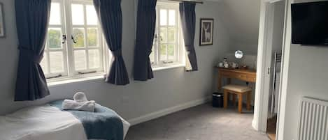 Classic Double or Twin Room, Ensuite (Room 5)