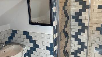 Classic Double or Twin Room, Ensuite (Room 5) | Bathroom