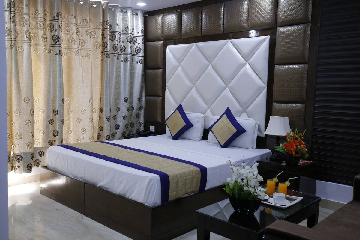 Deluxe Room, 1 King Bed | View from room