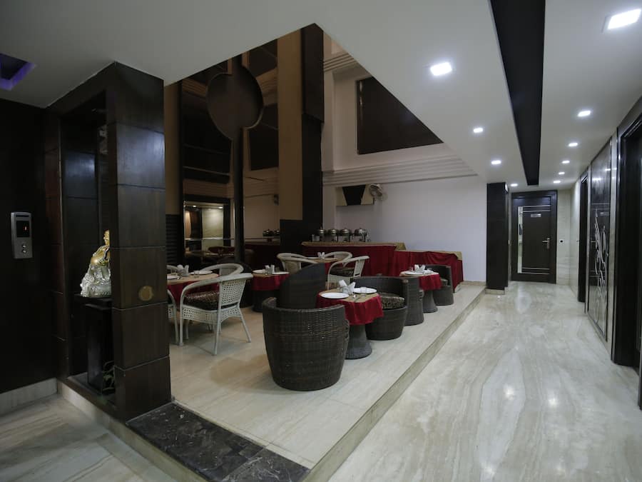 Frokost, lunsj og middag serveres