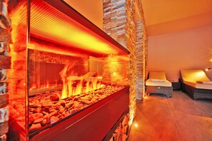 Sauna, hot tub, steam room, body treatments, hot stone massages