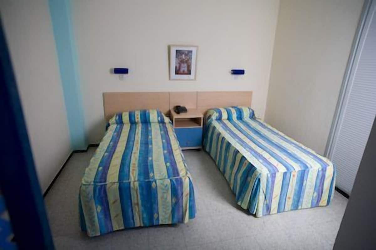 Basic-Studio (2 adults) | Verdunkelungsvorhänge, kostenlose Babybetten, kostenloses WLAN