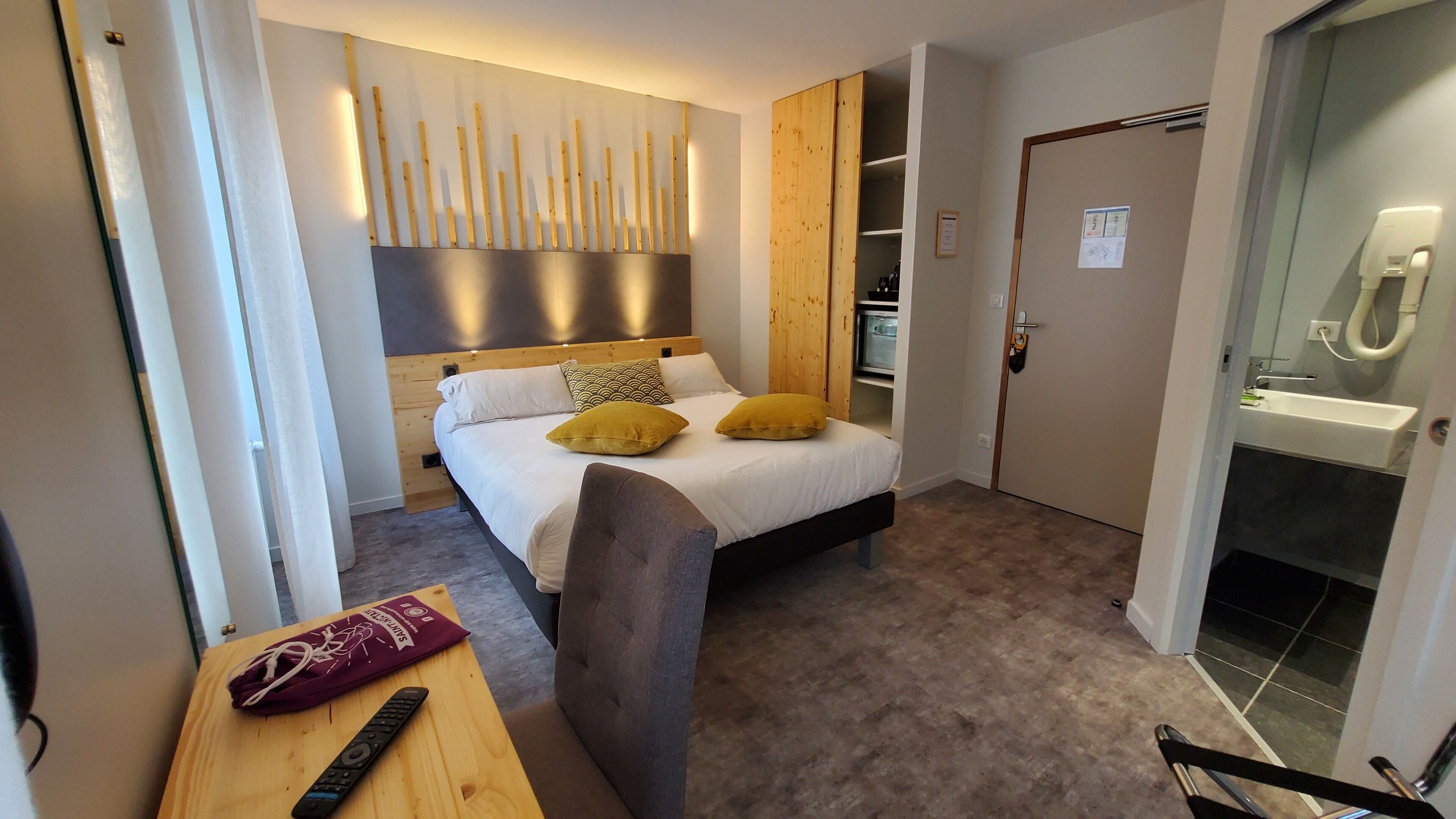 superior room | desk, free wifi