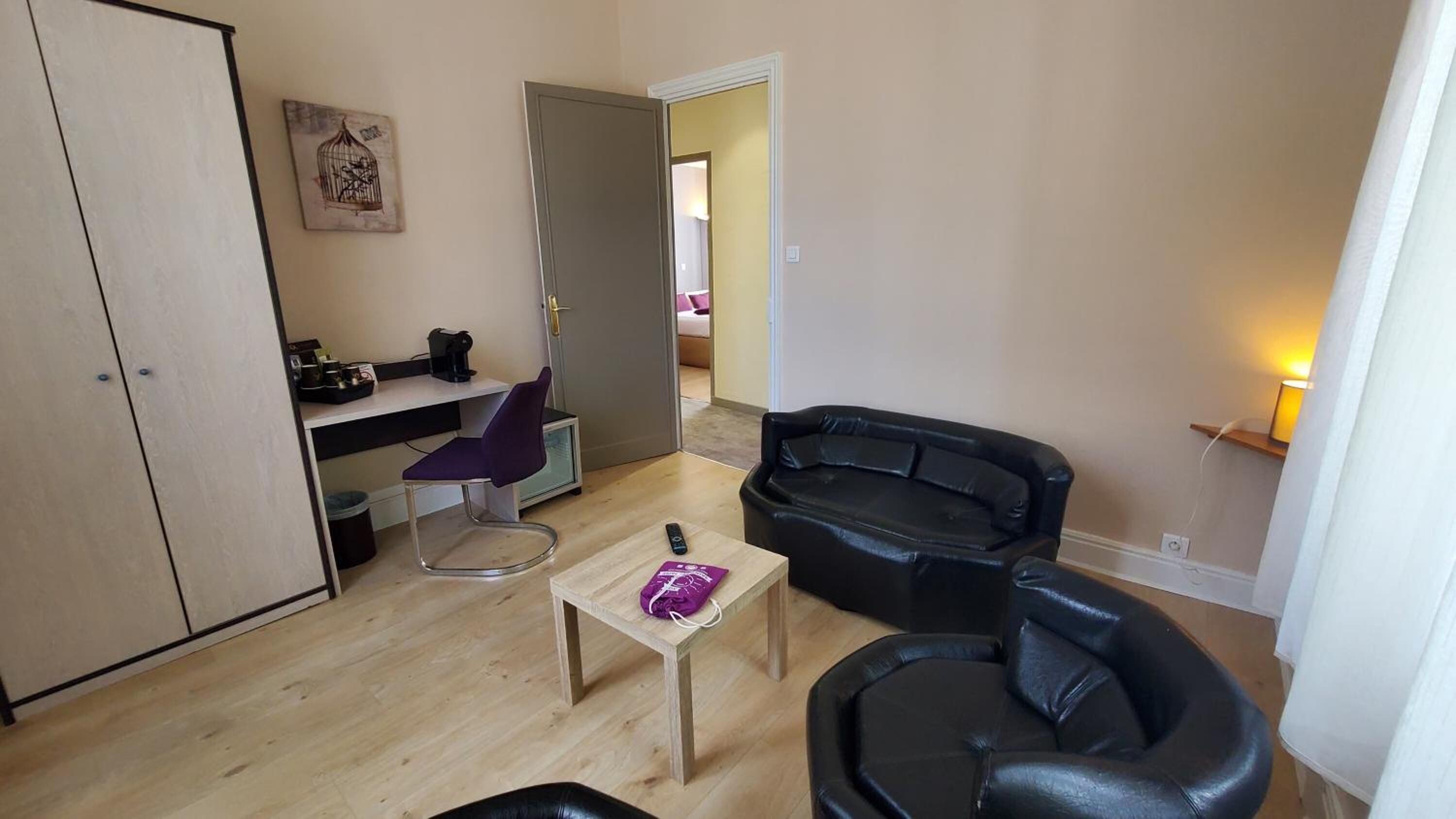 flat-screen tv, ping pong