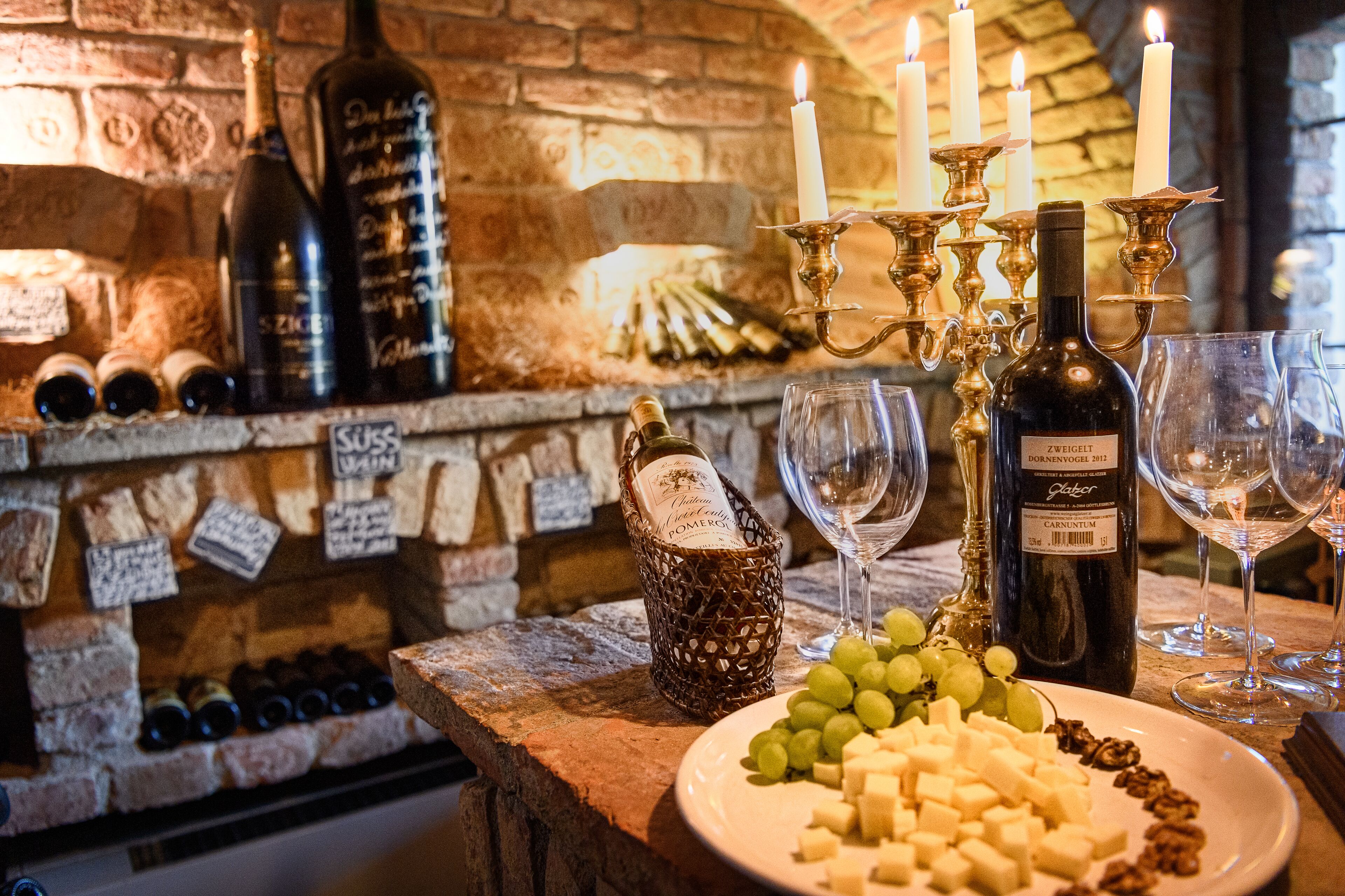 breakfast, lunch, dinner served; al fresco dining