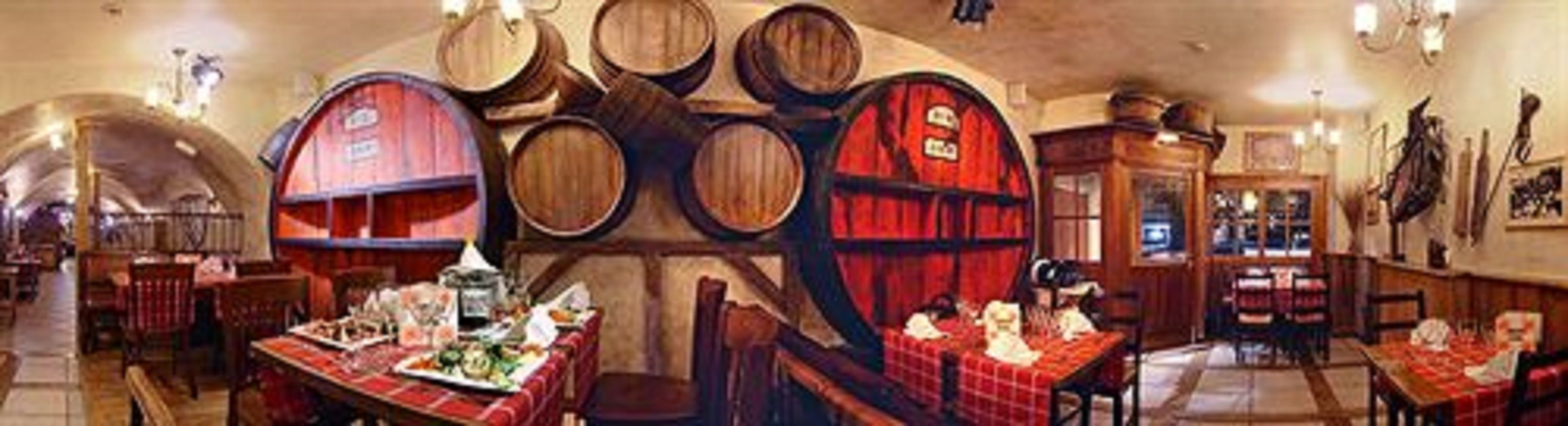 lunch and dinner served