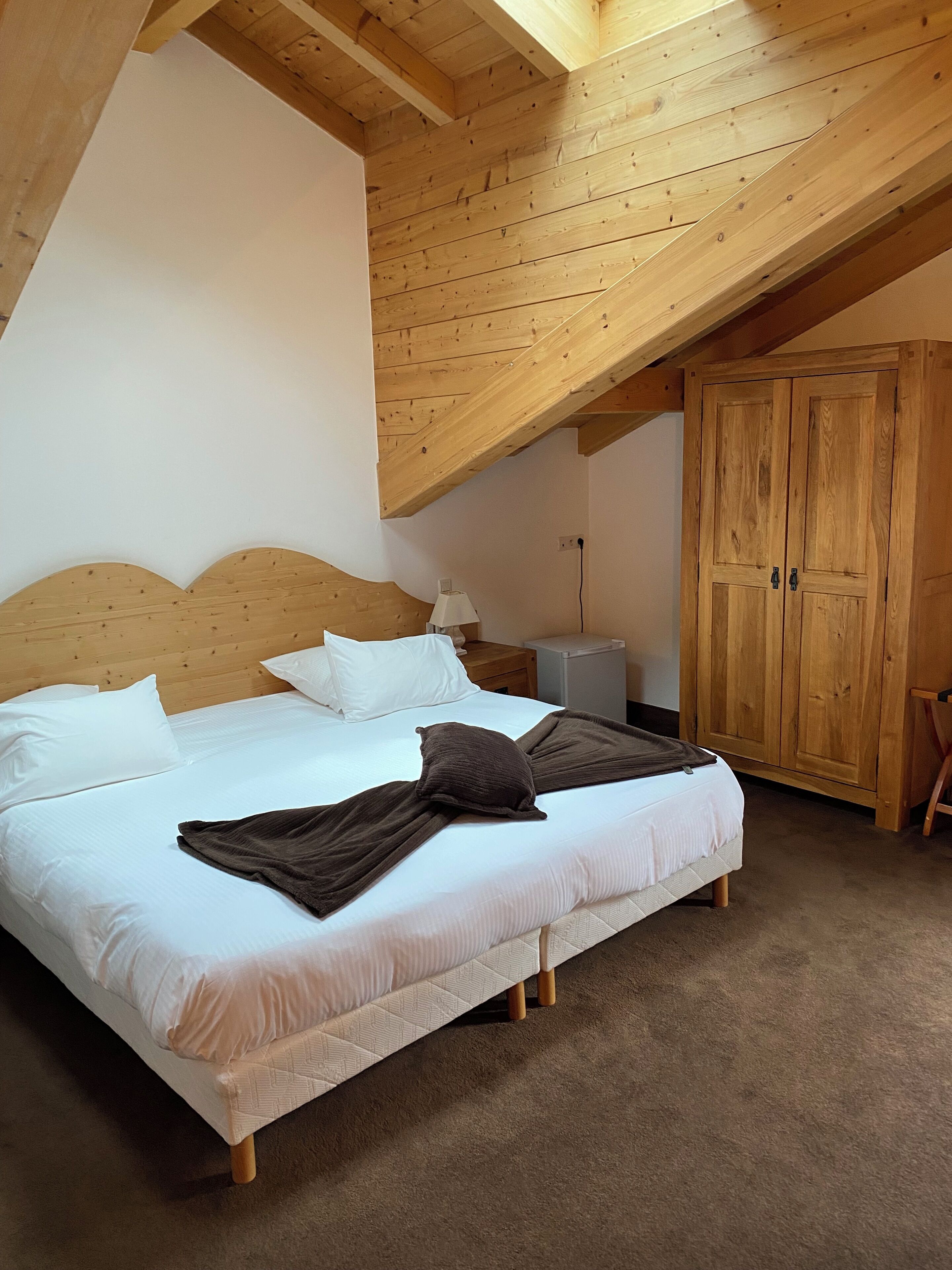 junior suite (le tremplin) | individually decorated, individually furnished, blackout curtains